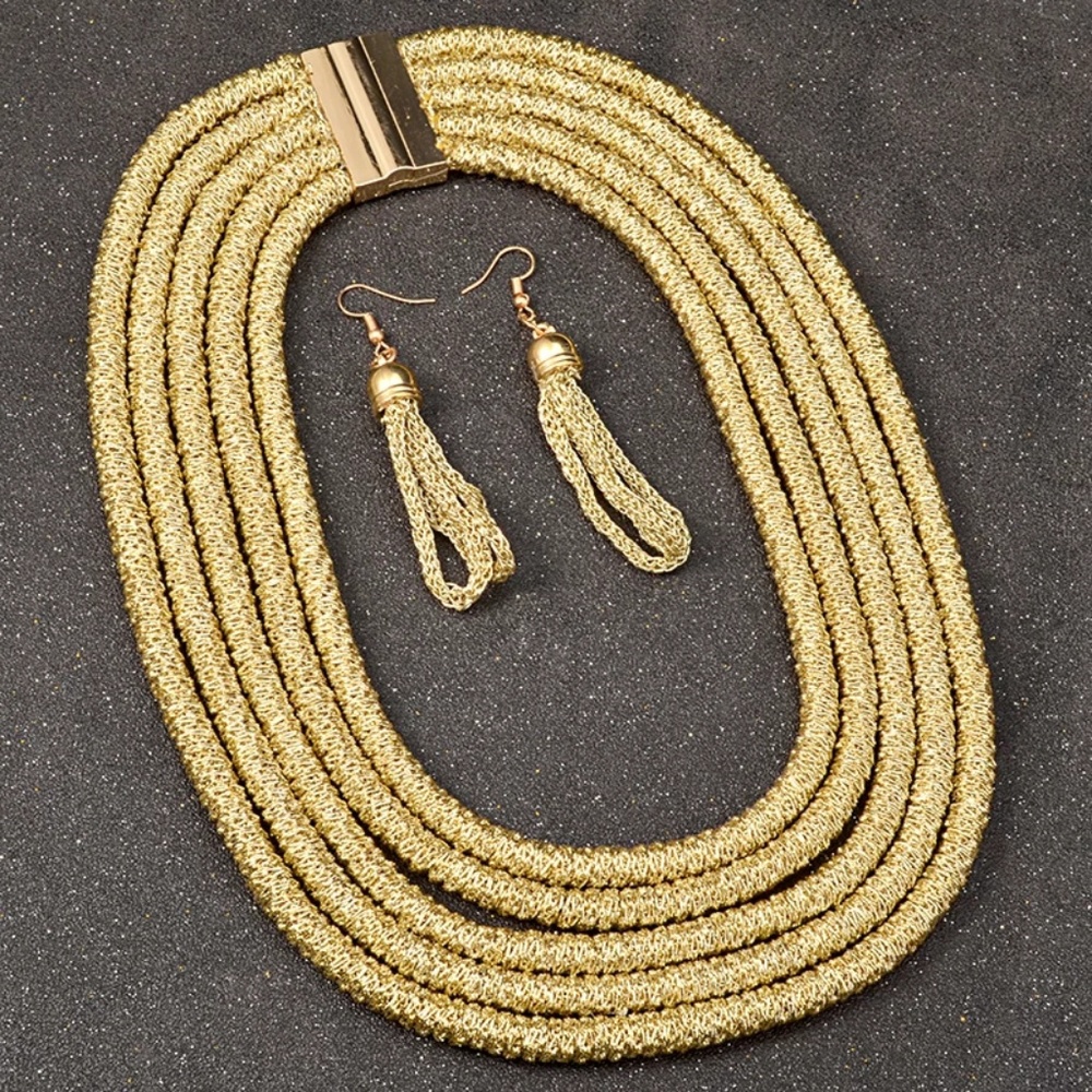 Multilayer necklace set